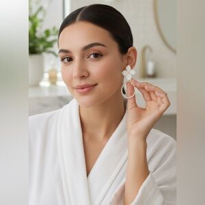 🔥HOST PICK🔥 White Floral Earrings